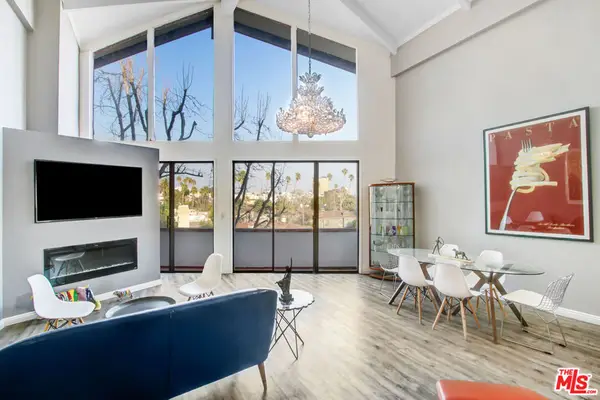 831 S Gretna Green Way #302, Los Angeles, CA 90049