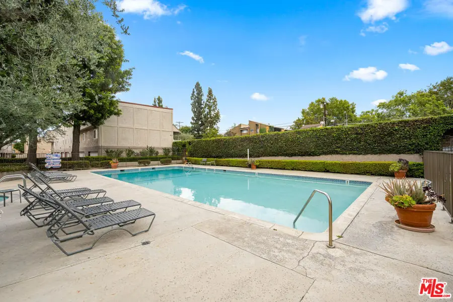 18333 Hatteras Street #20, Tarzana, CA 91356 - #2