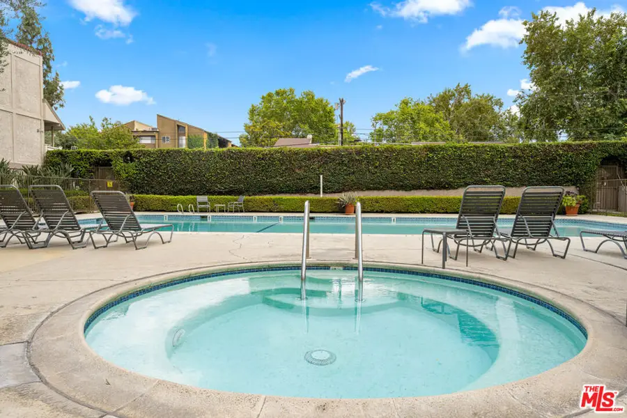 18333 Hatteras Street #20, Tarzana, CA 91356 - #3