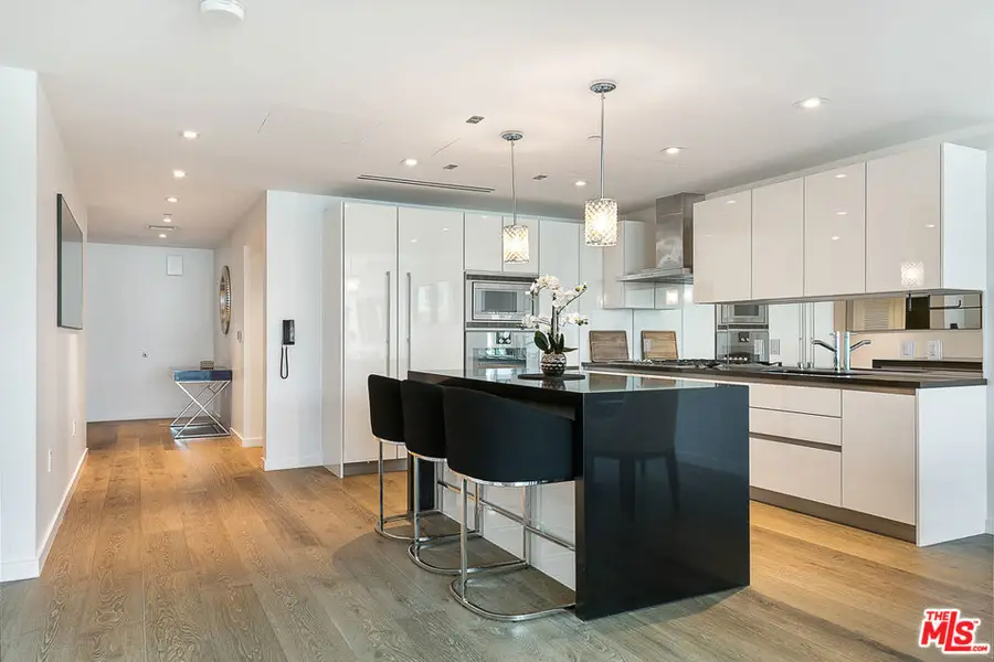9000 W 3rd Street #204, Los Angeles, CA 90048 - #3