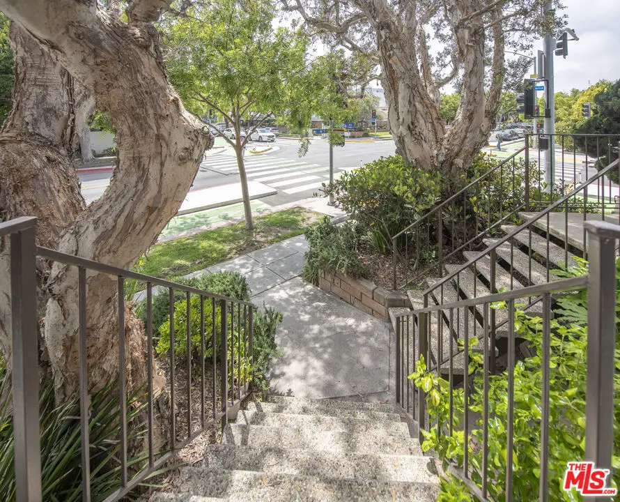 1301 17th Street #102, Santa Monica, CA 90404 - #3