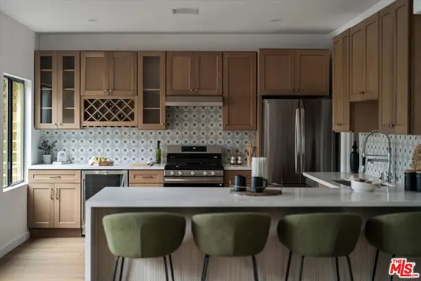8506 Oak Court, Los Angeles, CA 90046