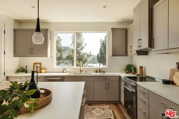 3851 N Riley Lane, Los Angeles, CA 90065