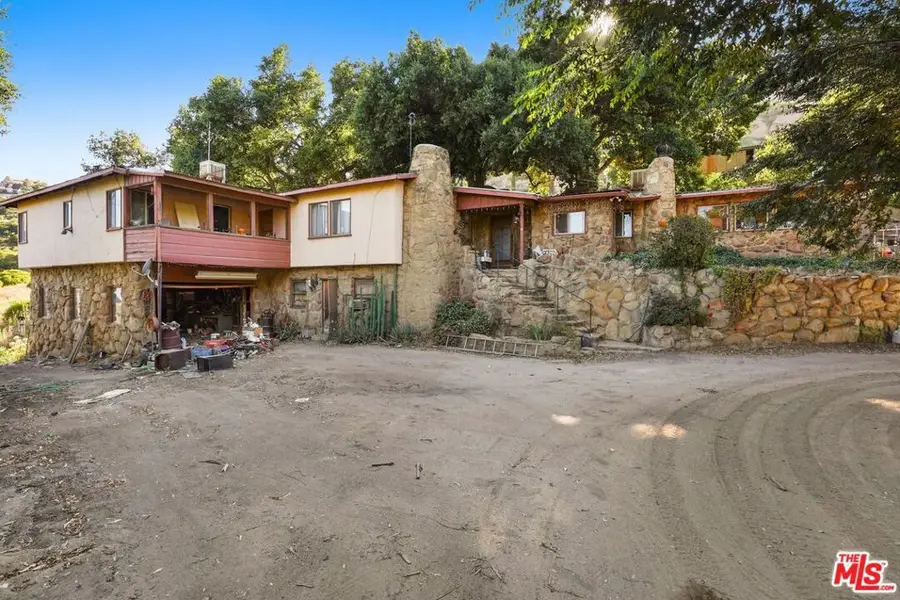 670 Bryant Drive, Canoga Park, CA 91304 - #2