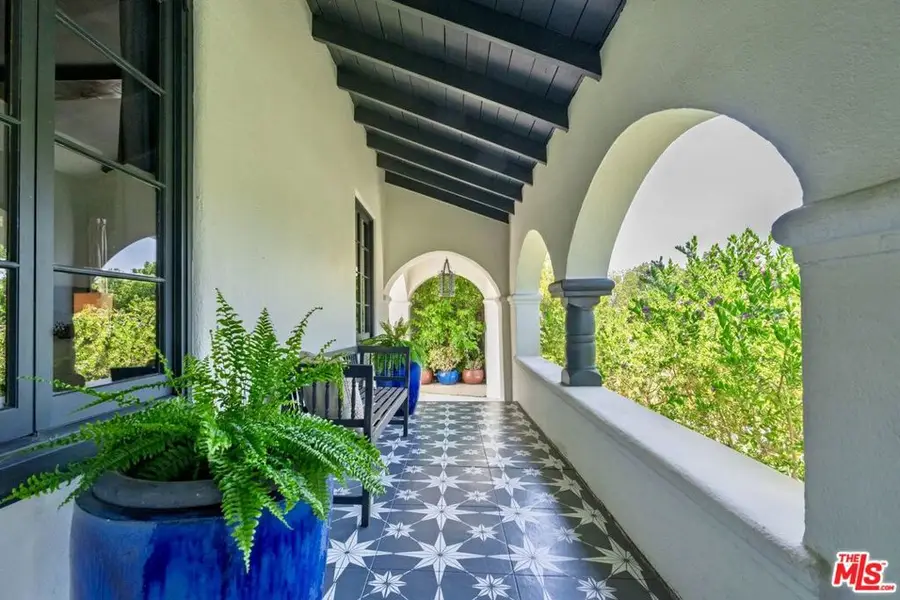 5015 W 20th Street, Los Angeles, CA 90016 - #2