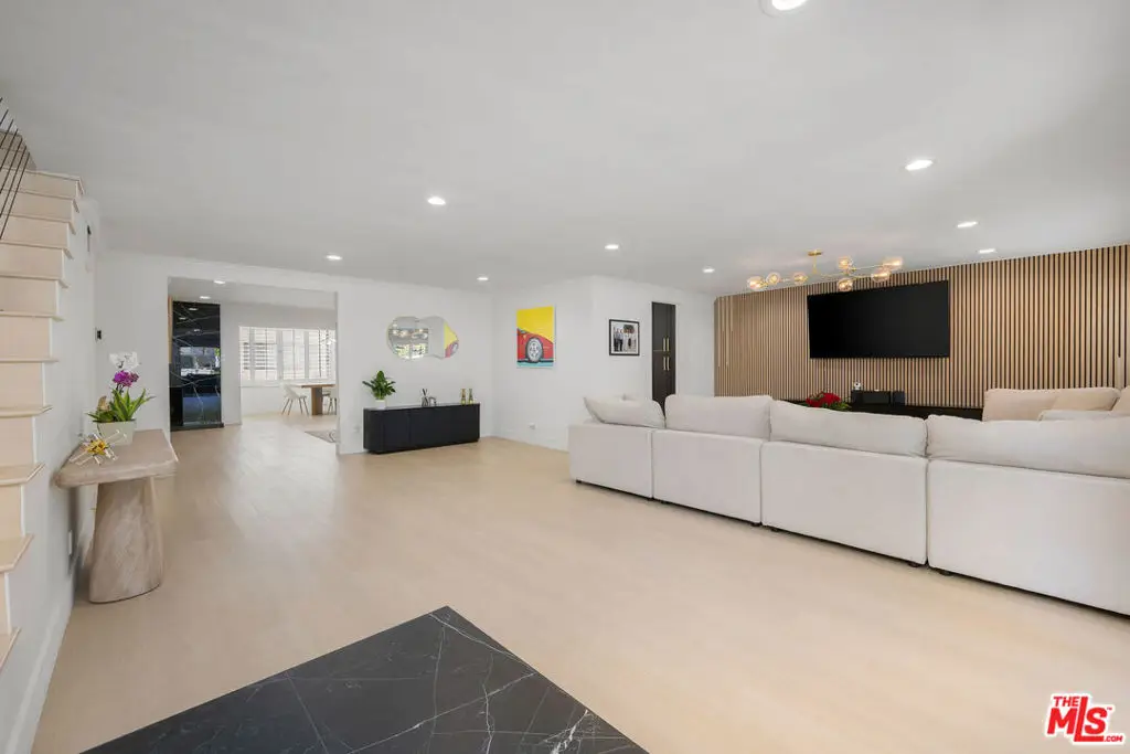 5315 Yarmouth Avenue #104, Encino, CA 91316 - #1