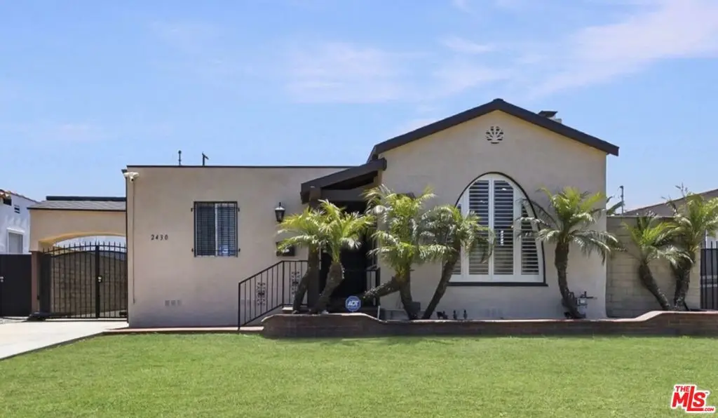 2430 W 77th Street, Inglewood, CA 90305 - #1
