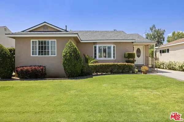 17630 Kittridge Street, Lake Balboa, CA 91406
