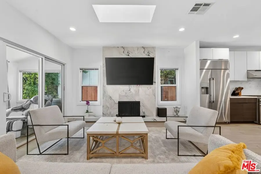313 S Sycamore Avenue, Los Angeles, CA 90036 - #2