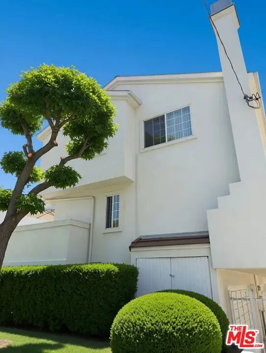 14711 S Berendo Avenue #16, Gardena, CA 90247