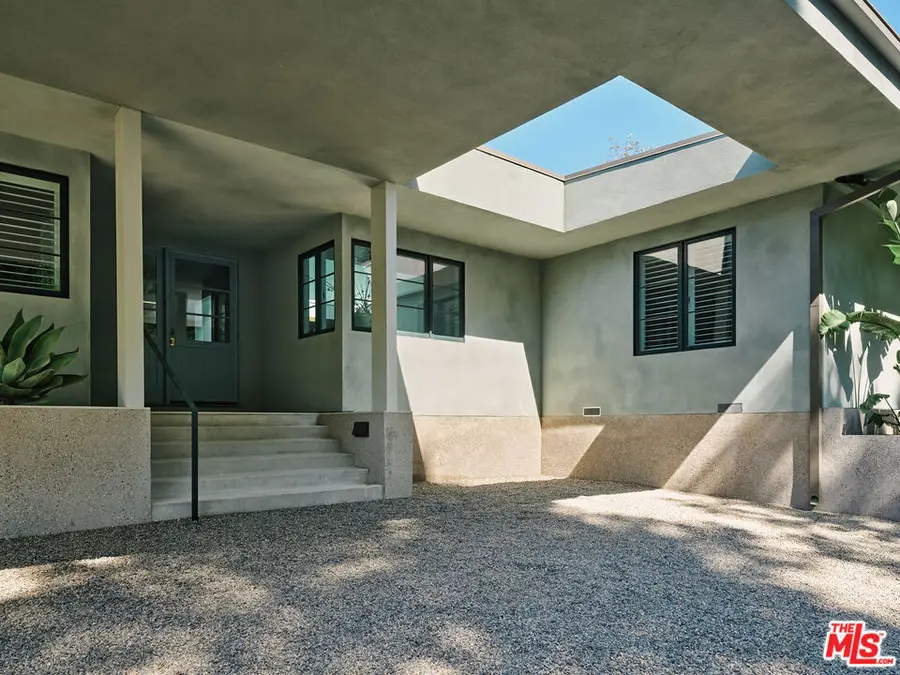 2633 Mandeville Canyon Road, Los Angeles, CA 90049 - #2