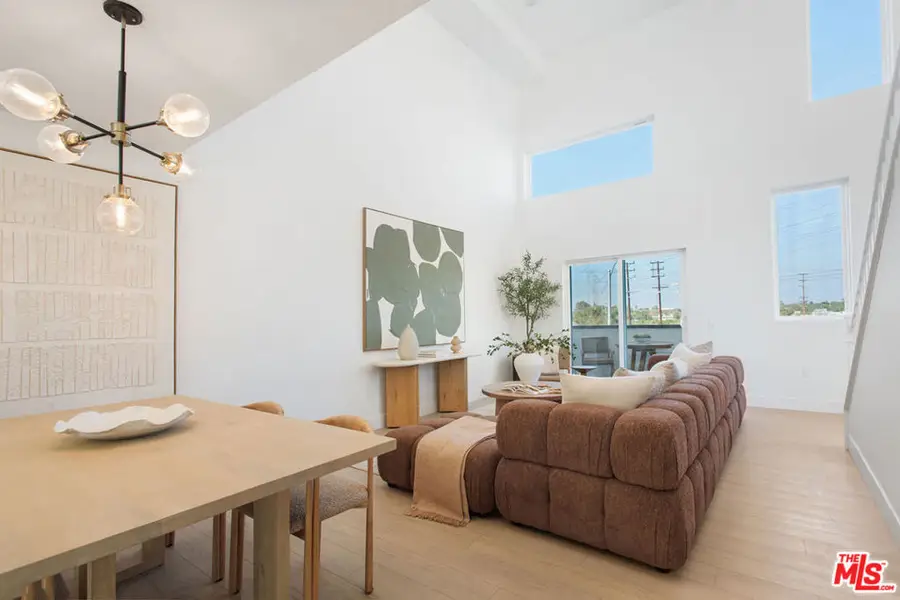11222 W Victory Boulevard #2, North Hollywood, CA 91606 - #3