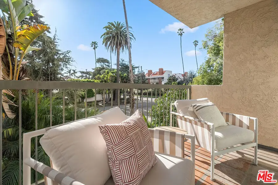907 12th Street #4, Santa Monica, CA 90403 - #3