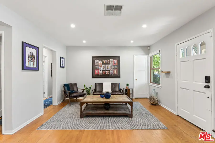 15114 Hesby Street, Sherman Oaks, CA 91403 - #3