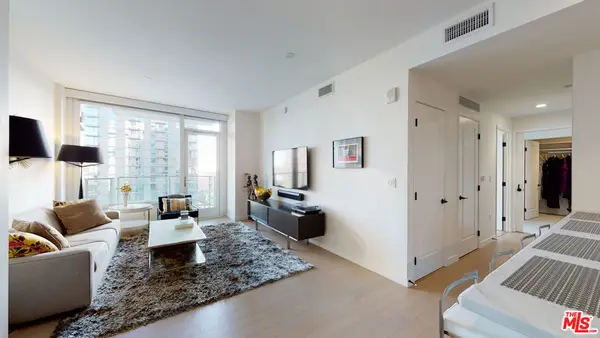 1050 S Grand Avenue #1303, Los Angeles, CA 90015