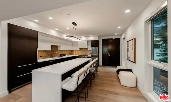 505 S Barrington Avenue #308, Los Angeles, CA 90049