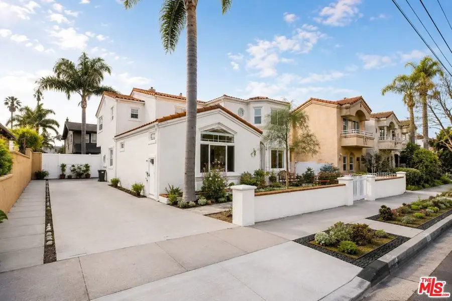 218 Indianapolis Avenue, Huntington Beach, CA 92648 - #2