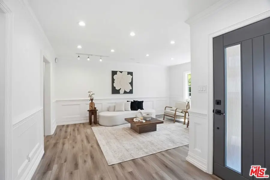 17721 Burbank Boulevard, Encino, CA 91316 - #3