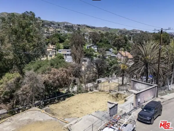 16521 Las Casas Place, Pacific Palisades, CA 90272