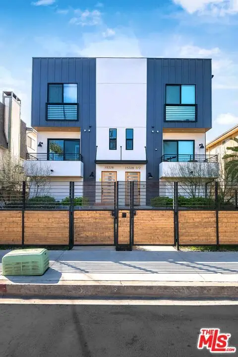 15330 Weddington Street, Sherman Oaks, CA 91411 - #2