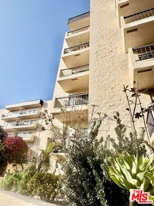 622 S Barrington Avenue #408, Los Angeles, CA 90049 - #1