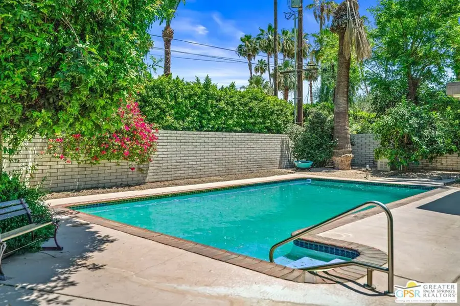 1094 S Paseo De Marcia, Palm Springs, CA 92264 - #3