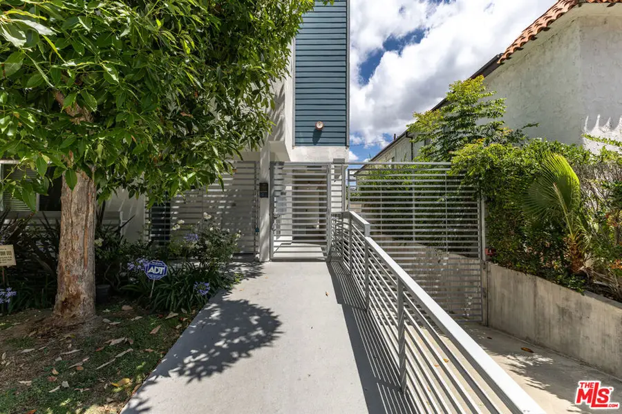 10735 Bloomfield Street #5, Toluca Lake, CA 91602 - #2