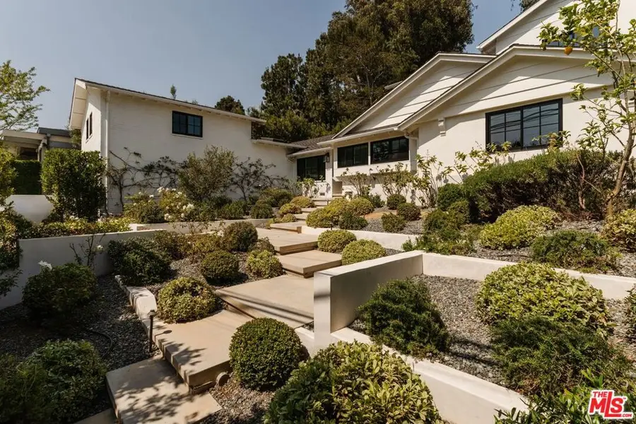 252 N Kenter Avenue, Los Angeles, CA 90049 - #2