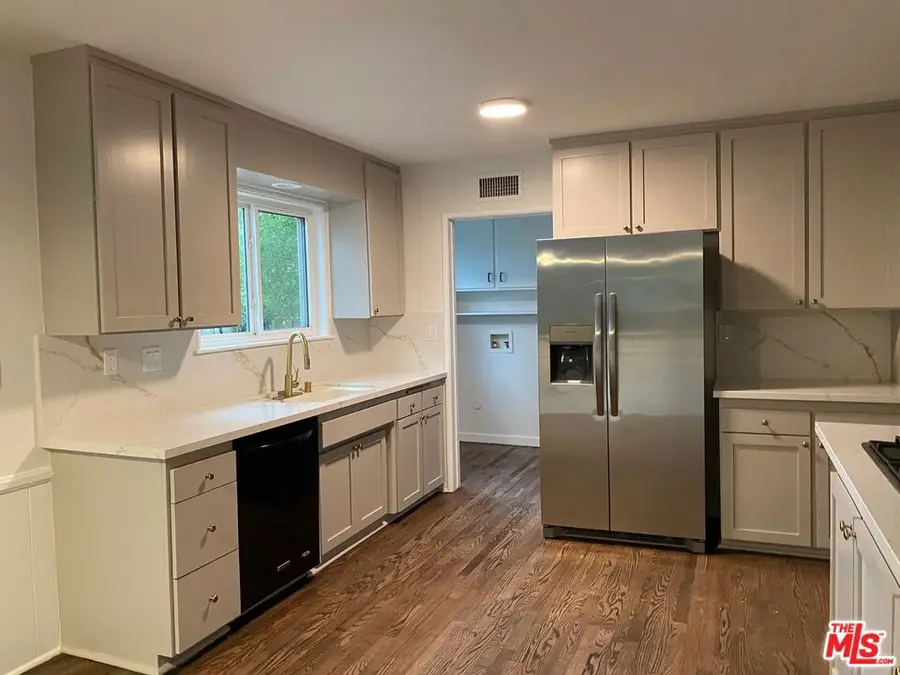 20724 Chatsworth Street, Chatsworth, CA 91311 - #3
