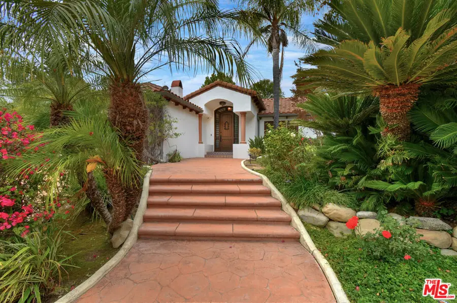 4050 Hayvenhurst Drive, Encino, CA 91436 - #3