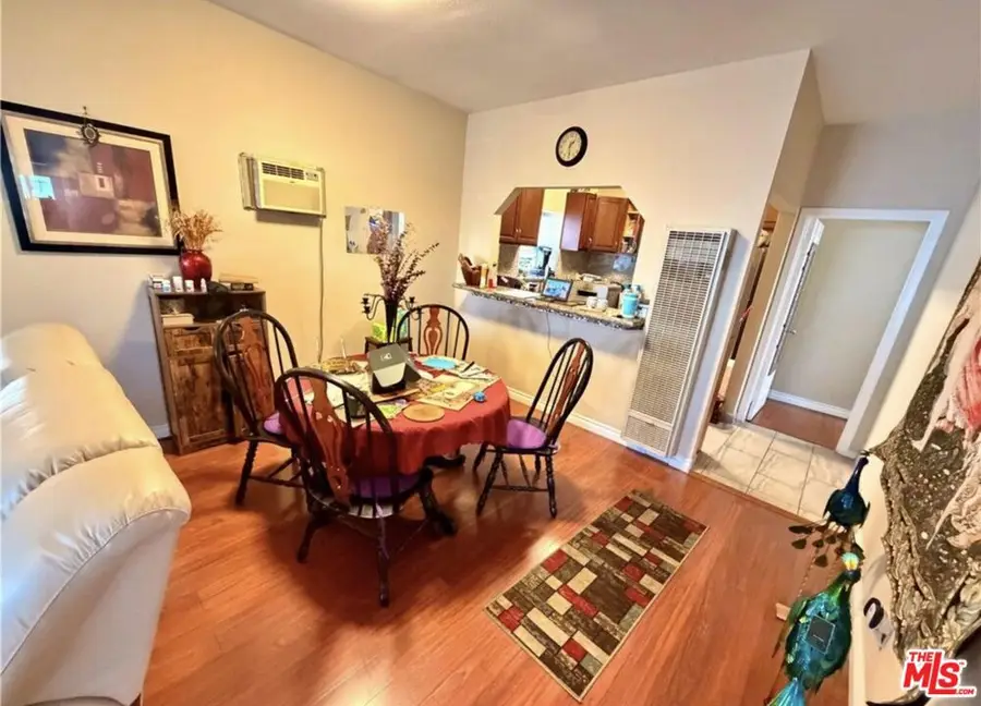 536 W 42nd Street, Los Angeles, CA 90037 - #2