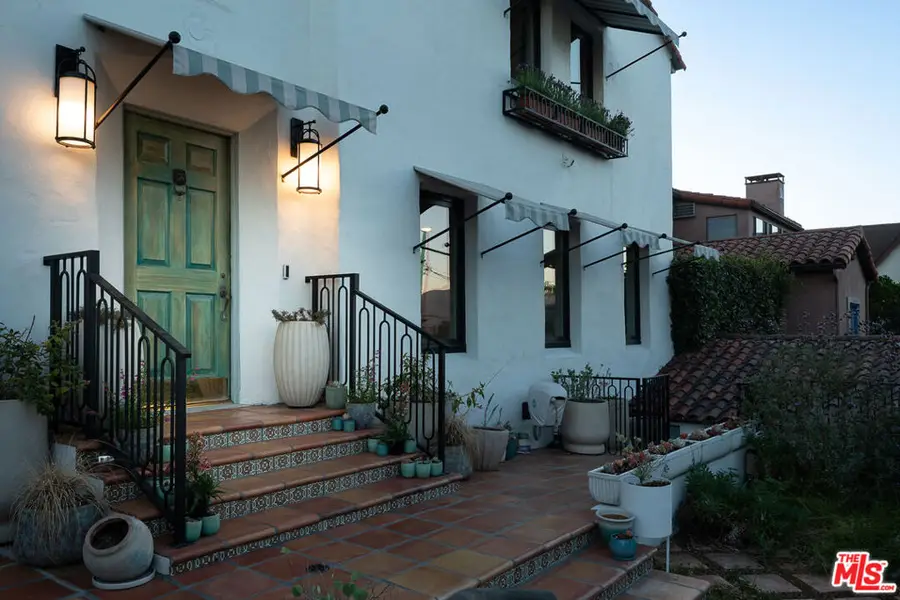 2341 Ronda Vista Drive, Los Angeles, CA 90027 - #2