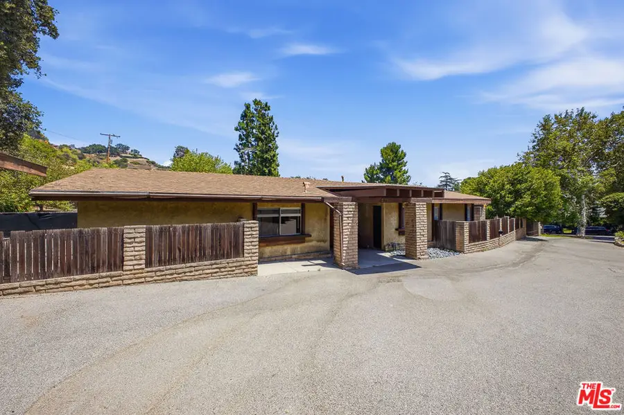 2215 Crescent Avenue, Montrose, CA 91020 - #3