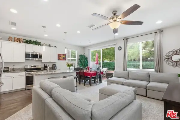 22820 W Olive Way, Canoga Park, CA 91304