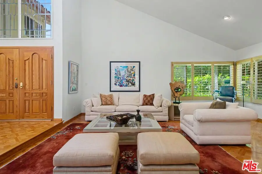 4070 Falling Leaf Drive, Encino, CA 91316 - #3