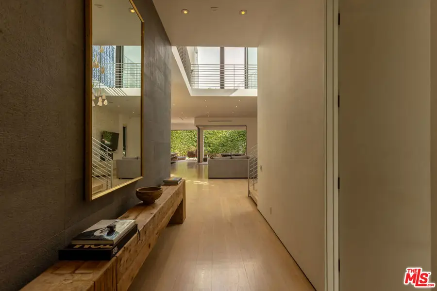 132 N Laurel Avenue, Los Angeles, CA 90048 - #3