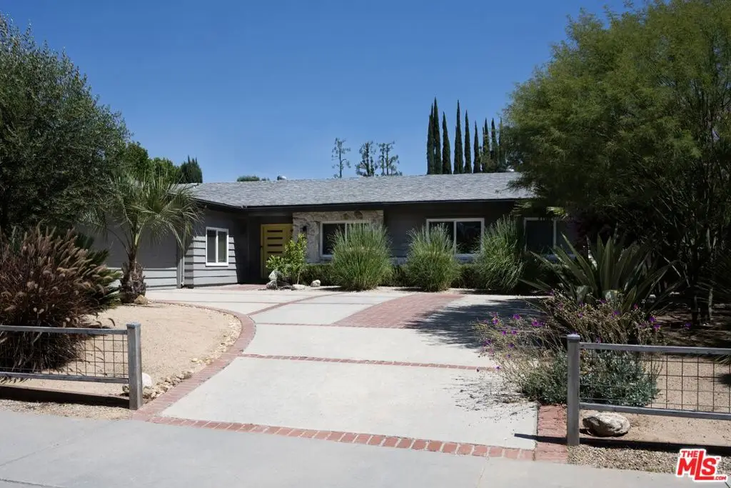 22429 Bessemer Street, Woodland Hills, CA 91367 - #1