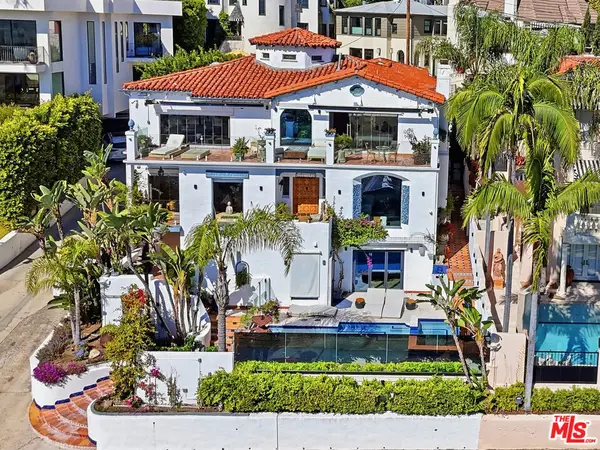 8237 Roxbury Road, Los Angeles, CA 90069