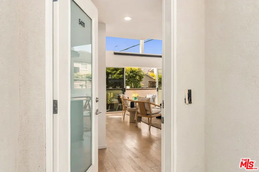 5411 W Wilshire Vista Lane, Los Angeles, CA 90019 - #2