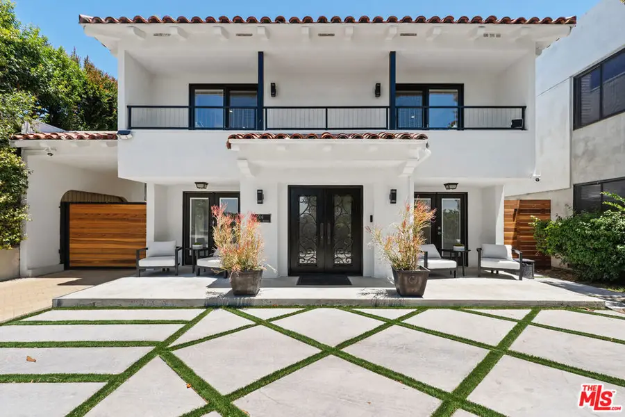 916 Santiago Avenue, Long Beach, CA 90804 - #2