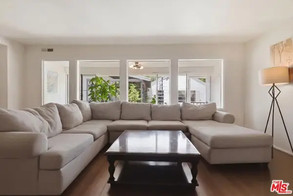 11801 Rose Avenue, Los Angeles, CA 90066