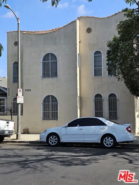2026 W 30th Street, Los Angeles, CA 90018 - #2