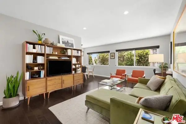 1722 Brockton Avenue #16, Los Angeles, CA 90025