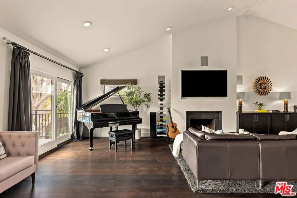 8231 Gulana Avenue, Playa Del Rey, CA 90293 - #1