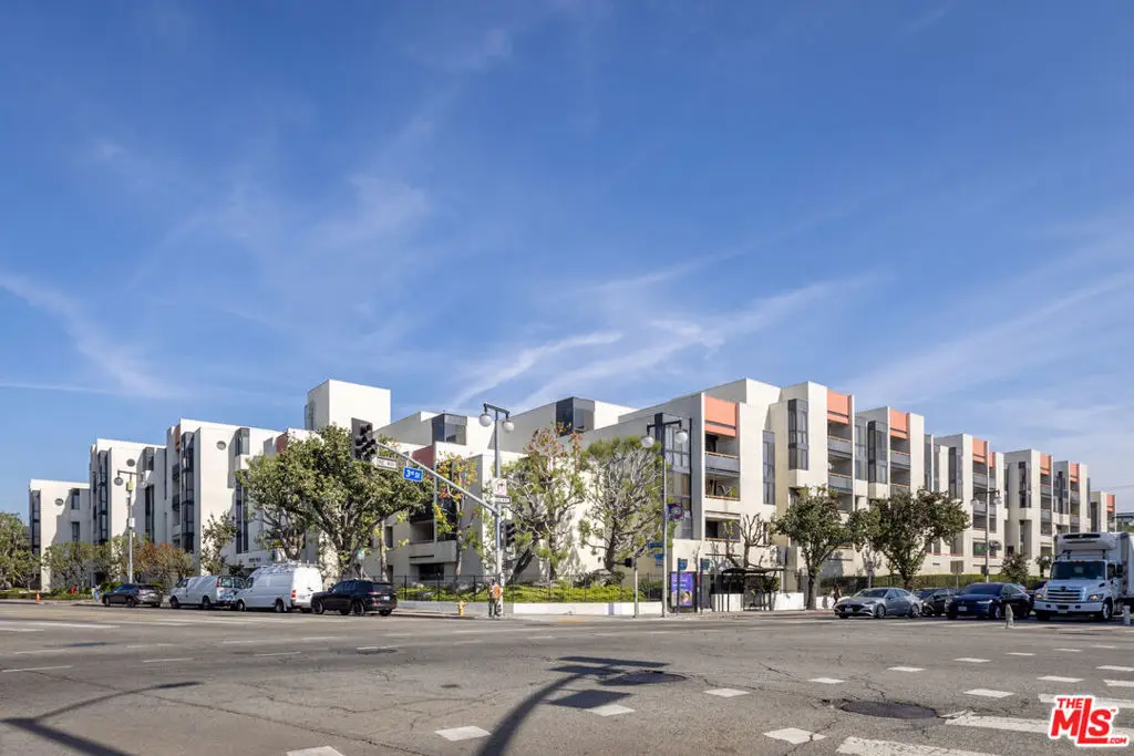 222 S Central Avenue #315, Los Angeles, CA 90012 - #1