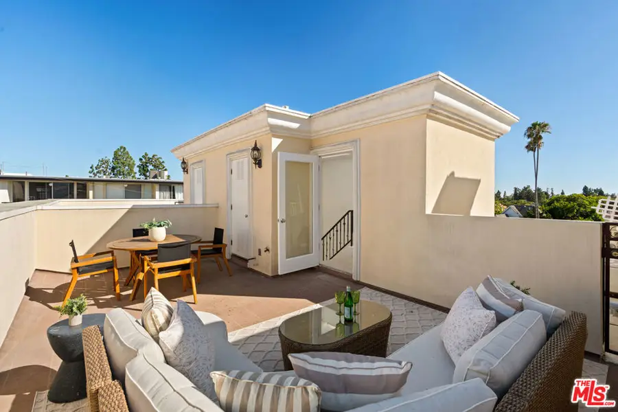 11982 Mayfield Avenue #D, Los Angeles, CA 90049 - #3