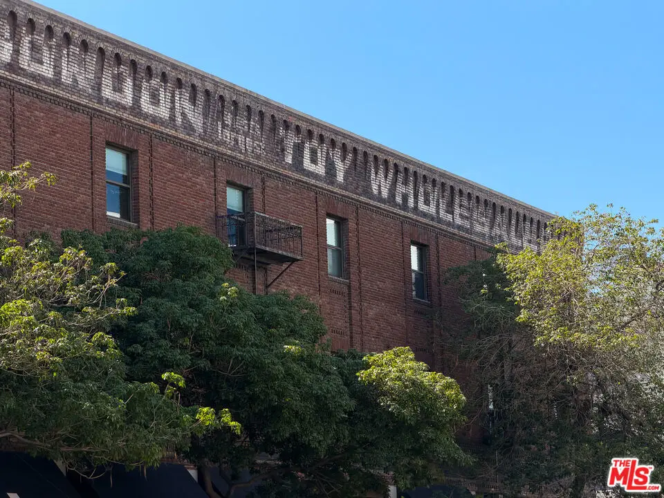 215 S Santa Fe Avenue #4, Los Angeles, CA 90012 - #1