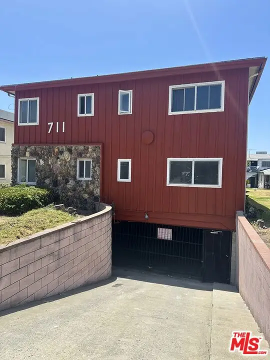 711 Larch Street #10, Inglewood, CA 90301