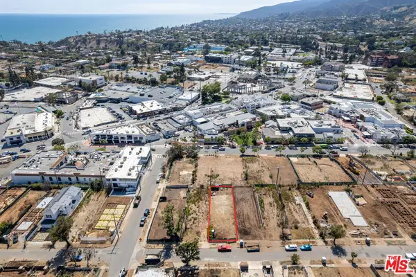 1011 Embury Street, Pacific Palisades, CA 90272
