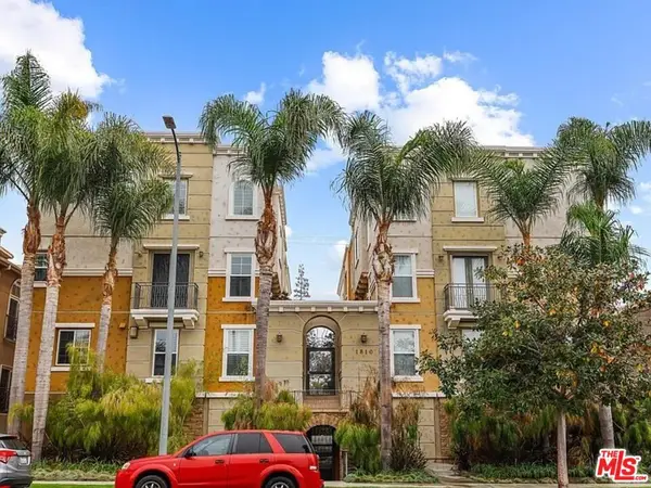 1810 S Barrington Avenue #5, Los Angeles, CA 90025